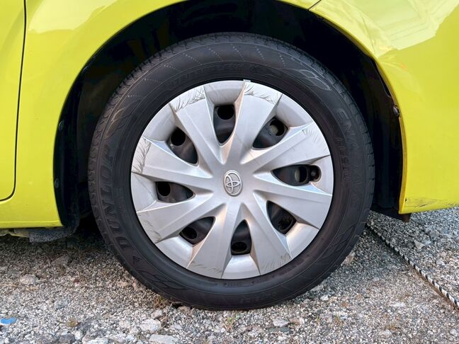 足元までしっかりと点検・整備済みです。 タイヤの状態も良好で、安全なドライブをサポートします。【スペイド】